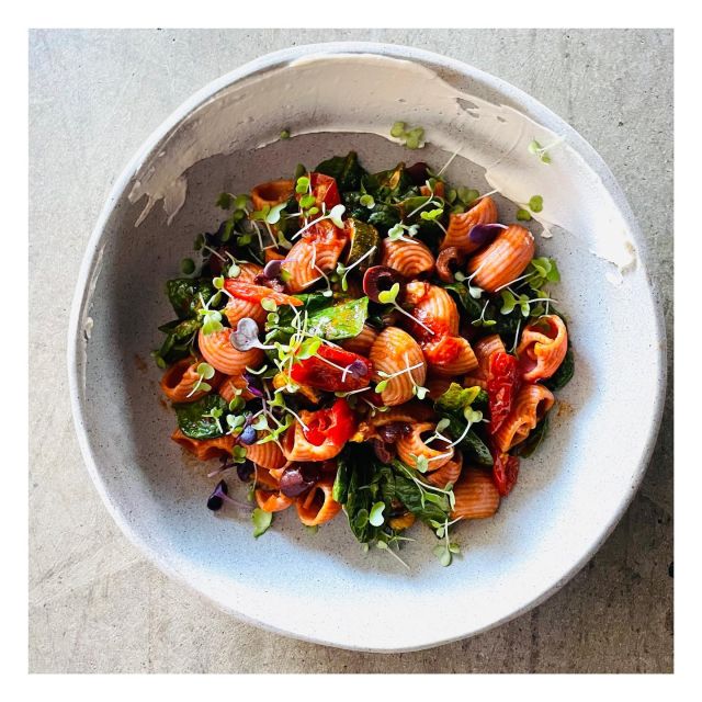 NORTHEY TREAT UPDATE! 🥰    
     
But first, how yummy was my lunch! 😍 There's a few extra serves of this available - L'Abruzzese GF beetroot pasta w roast tomatoes & capsicum, kalamatas, spinach, lemon zest and a hint of chilli oil. And micro greens from my delightful next door neighbours, @growmicrogreensbris . Was delicious! $18 per serve. Maybe best message if you want one, number below. 🌶️🍋❤️    
    
💚 Jammy / Salted caramel wagon wheels $9    
💚 Choc chip cookies $5    
💚 Cakes: Snickers slice. Lemon meringue. Choc mint. Carrot cake. Cookies & cream. Black Forest. Lemon meringue. Bounty slice. Tiramisu. Lime & coconut. Choc beetroot fudge. Apple caramel crumble. $10    
💚 Berry & vanilla cream chia pots $12    
💚 Roast veggie pizza $12    
💚 Tarts: Caramelised onion / Roast veggie / Roast beetroot w labna & dill / Spinach & cashew cheese $12    
💚 Roast pumpkin & cashew ricotta lasagne $16    
💚 Zucchini noodles with roast pumpkin, pesto & labna $15    
💚 Pasta with all the things (above & pictured) $18    
💚 Cold brew coffee w vanilla cashew milk $6.50    
💚 Cashew labna $14    
💚 Vanilla cashew cream $12    
💚 Salted caramel $14    
💚 Some cold pressed juices (watermelon / green / beetroot etc) $12     
    
Text orders to 0450019204 😘